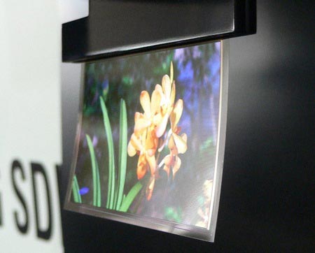 Samsung Unveils 0.05mm “Flapping” OLED
